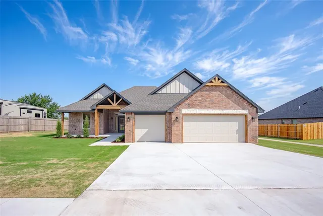 Front exterior — 1429 Buckhorn Place, Tuttle, OK 73089