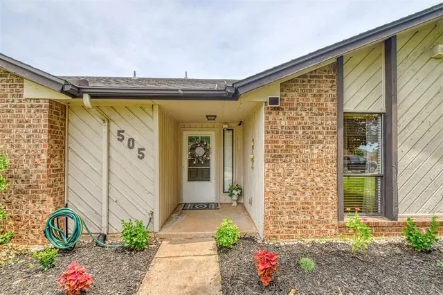 Photo 2 — 505 NW 138th Street, Edmond, OK 73013
