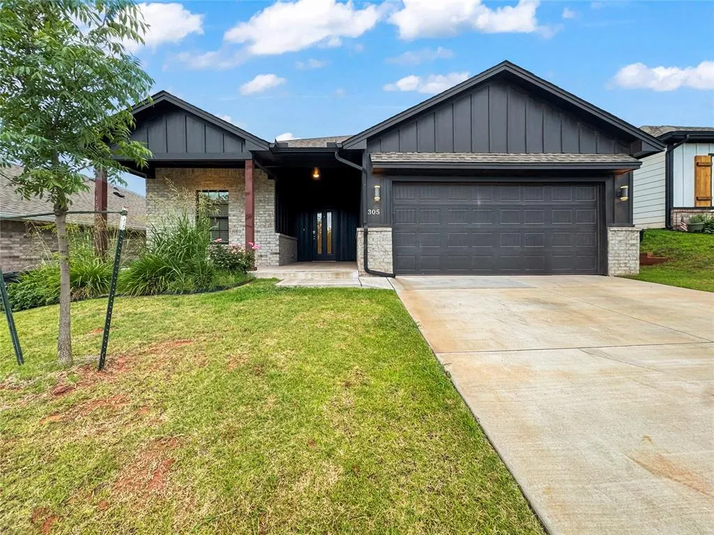 Front exterior — 305 E 7th Street, Arcadia, OK 73007