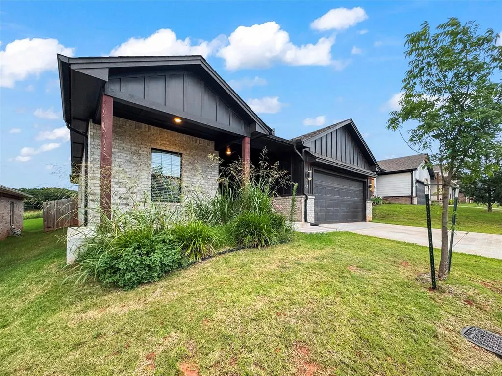 Photo 2 — 305 E 7th Street, Arcadia, OK 73007
