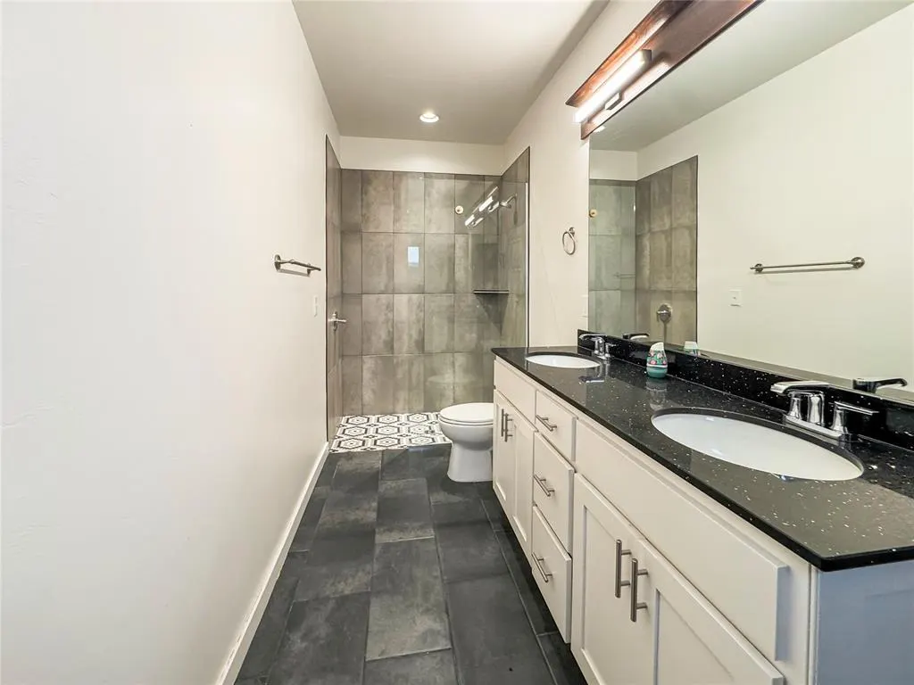 Photo 11 — 305 E 7th Street, Arcadia, OK 73007