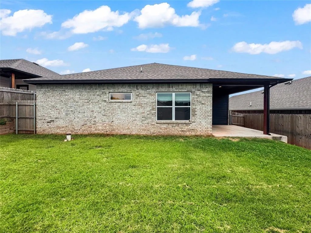 Photo 17 — 305 E 7th Street, Arcadia, OK 73007