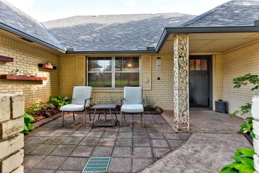 Photo 4 — 2321 Ashwood Lane, Norman, OK 73071