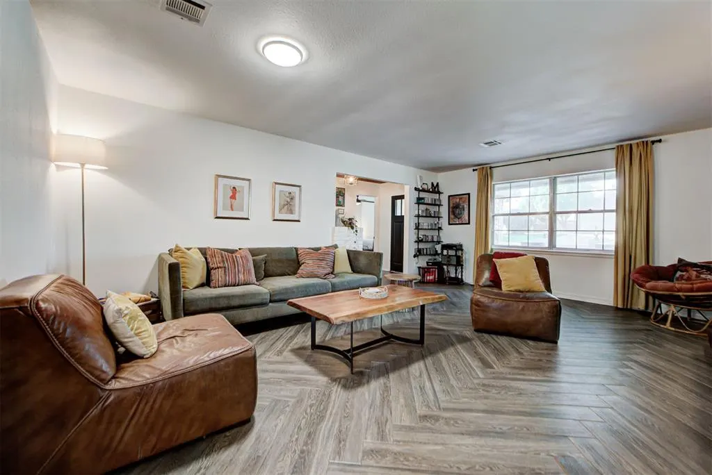 Photo 12 — 2321 Ashwood Lane, Norman, OK 73071