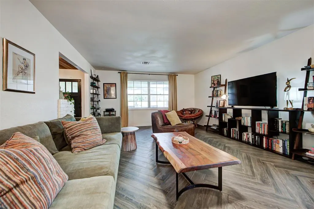 Photo 13 — 2321 Ashwood Lane, Norman, OK 73071
