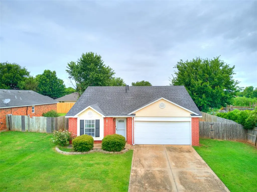 Front exterior — 905 Boot Hill Lane, Noble, OK 73068