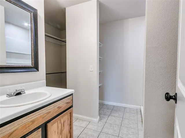 Photo 8 — 905 Boot Hill Lane, Noble, OK 73068