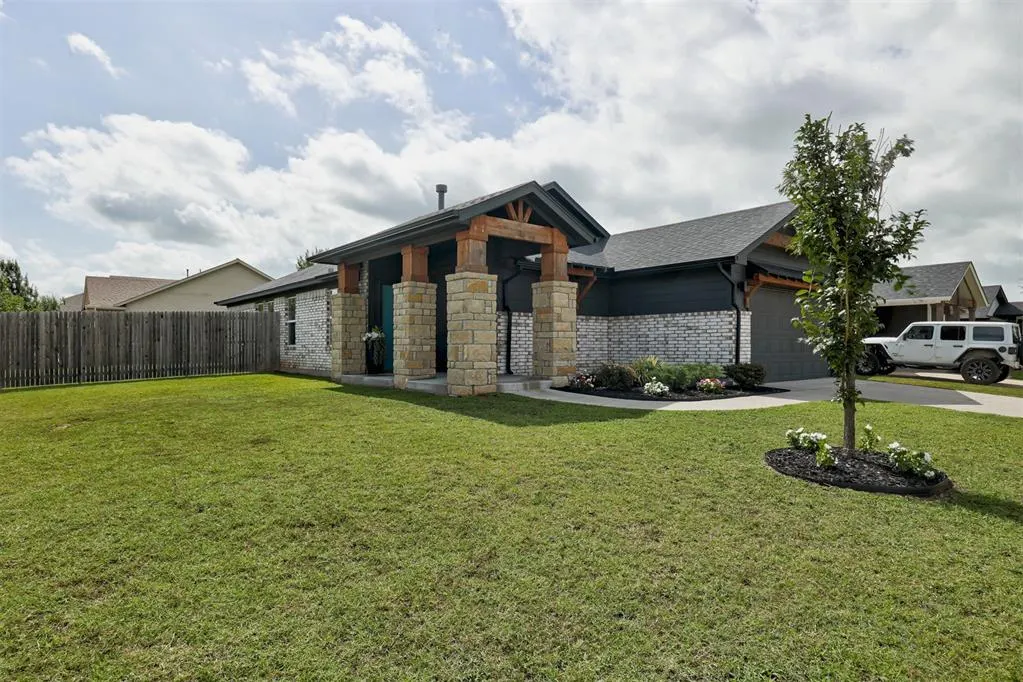 Photo 4 — 15924 Flat Hill Lane, Oklahoma City, OK 73170