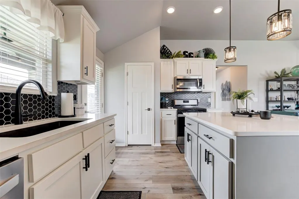 Photo 20 — 15924 Flat Hill Lane, Oklahoma City, OK 73170