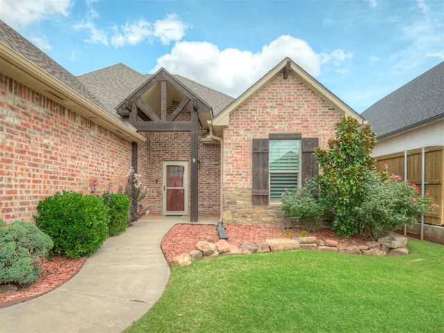 Photo 4 — 3715 Timberbrook Drive, Norman, OK 73069