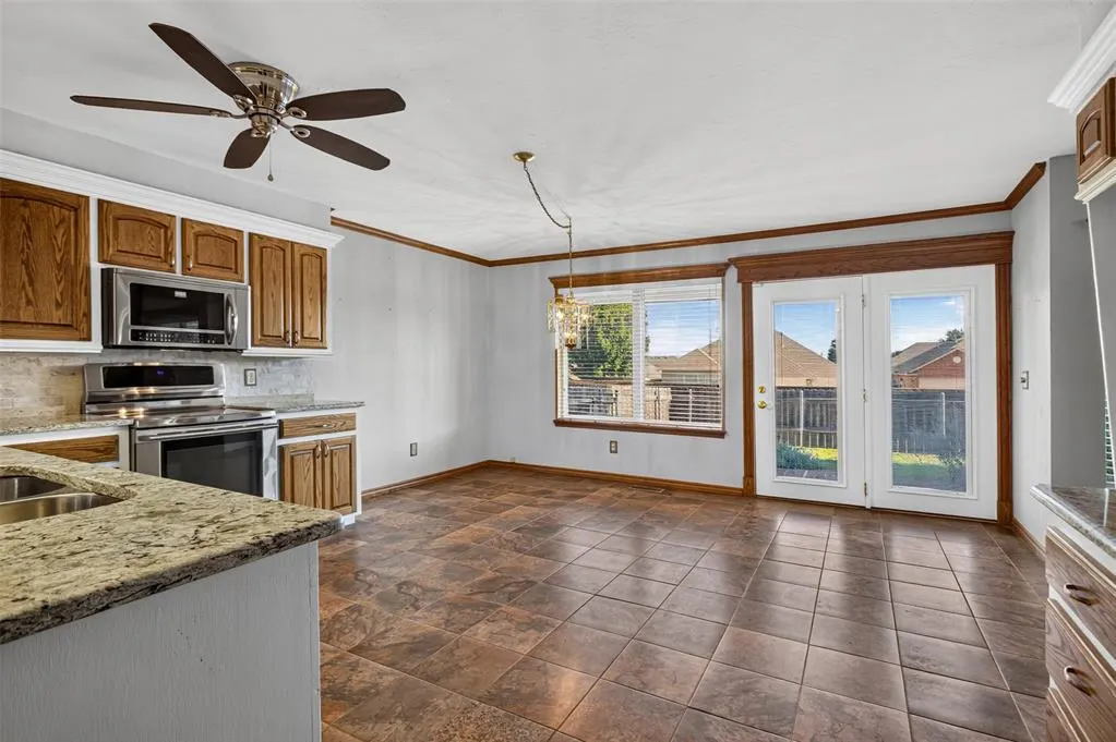 Photo 15 — 5808 Hefner Village Court, Oklahoma City, OK 73162