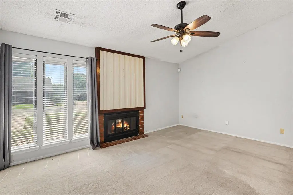 Photo 4 — 6409 Lyrewood Terrace, Oklahoma City, OK 73132