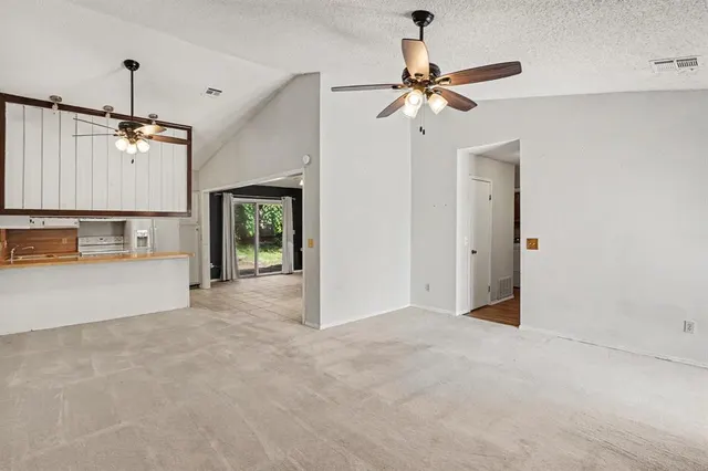 Photo 6 — 6409 Lyrewood Terrace, Oklahoma City, OK 73132