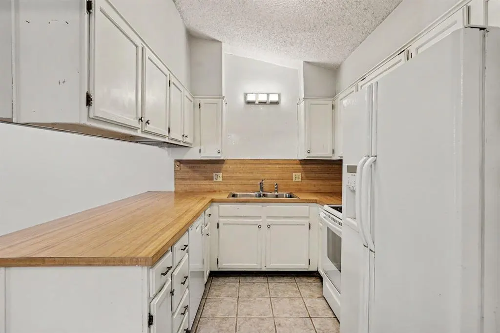 Photo 9 — 6409 Lyrewood Terrace, Oklahoma City, OK 73132