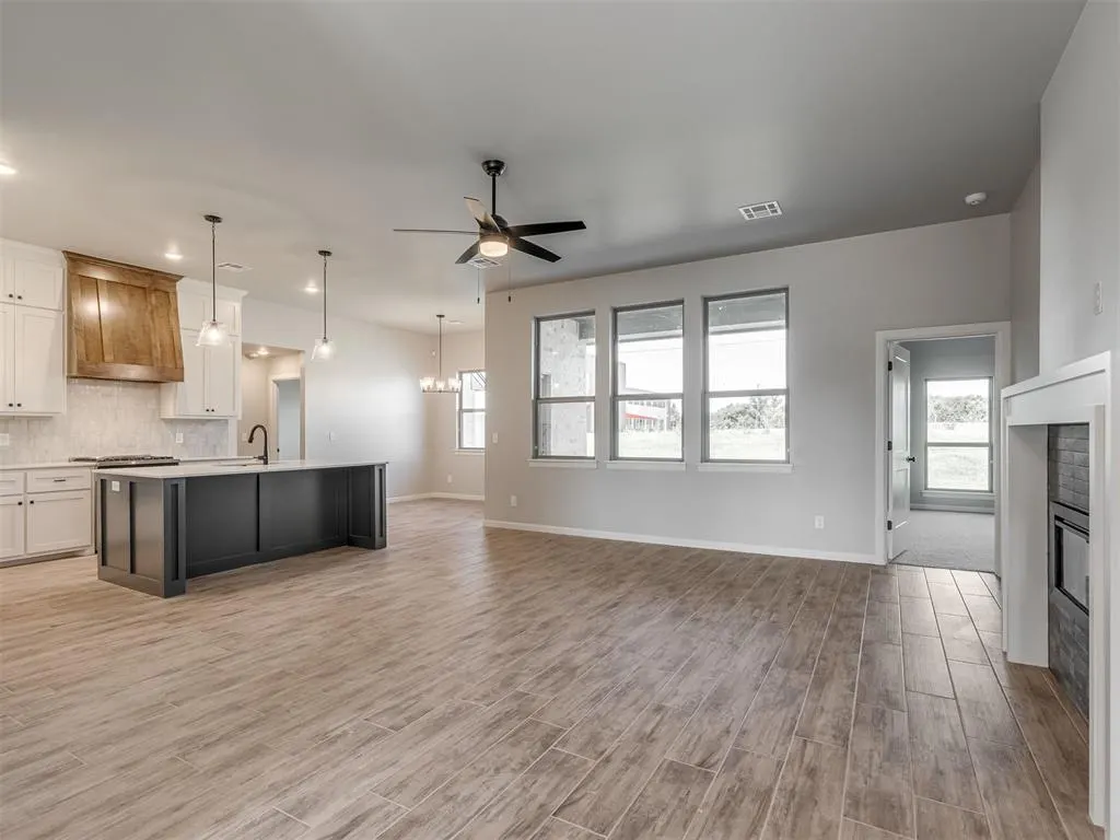 Photo 2 — 4901 Misty Wood Lane, Mustang, OK 73064
