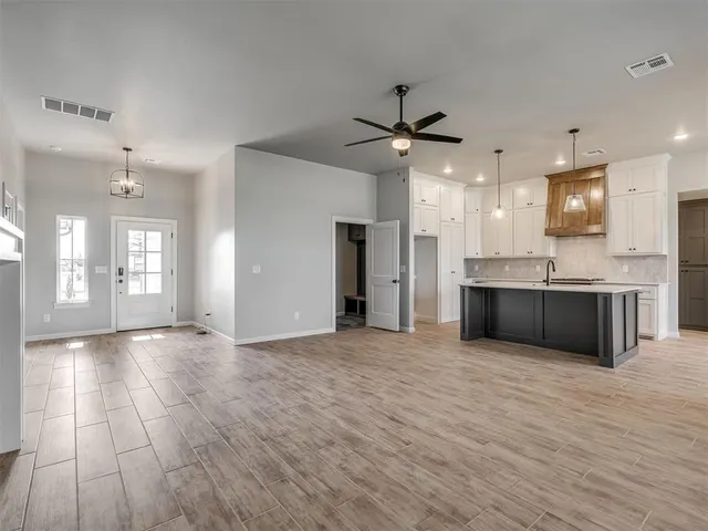 Photo 3 — 4901 Misty Wood Lane, Mustang, OK 73064