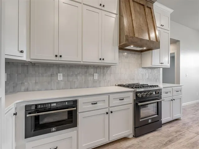 Photo 6 — 4901 Misty Wood Lane, Mustang, OK 73064