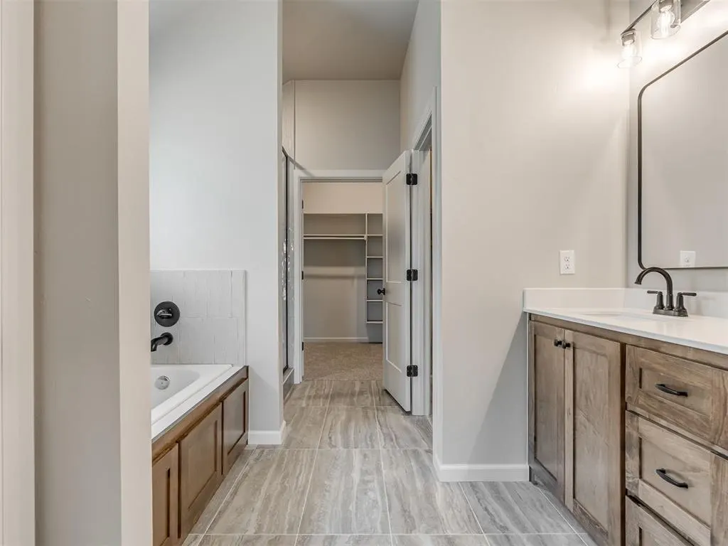 Photo 14 — 4901 Misty Wood Lane, Mustang, OK 73064