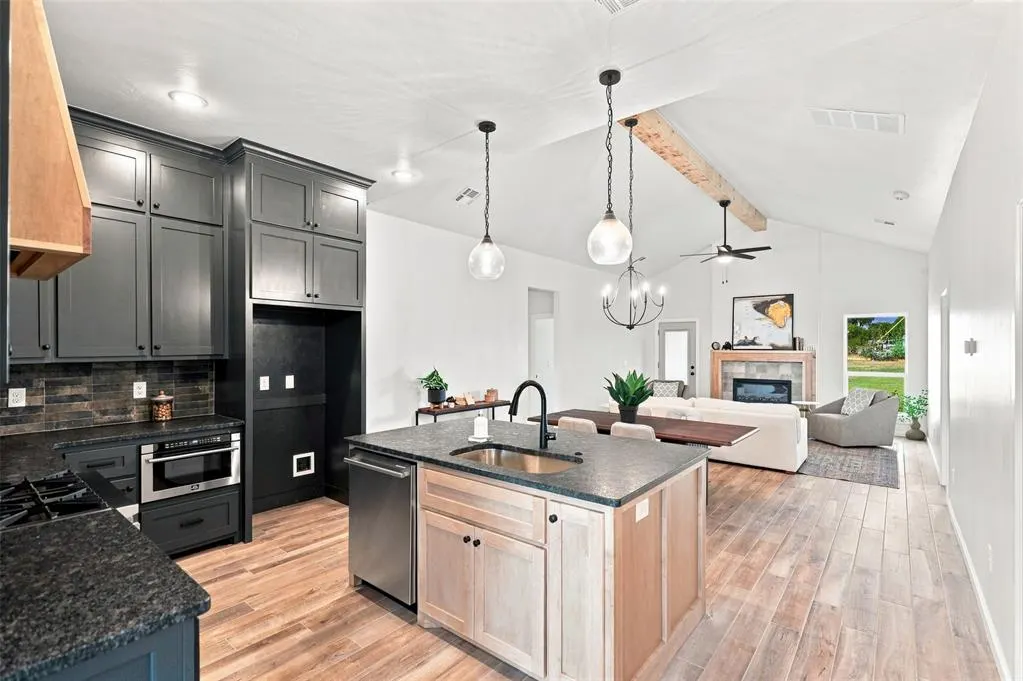 Photo 2 — 4817 Misty Wood Lane, Mustang, OK 73064