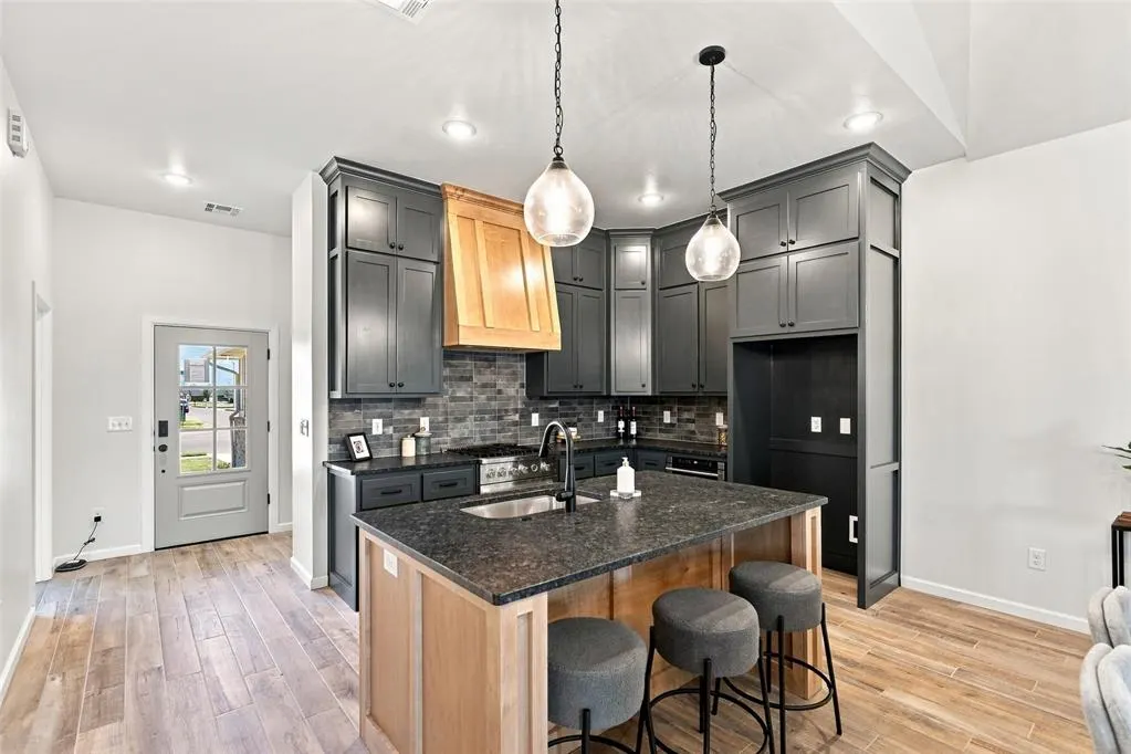 Photo 3 — 4817 Misty Wood Lane, Mustang, OK 73064