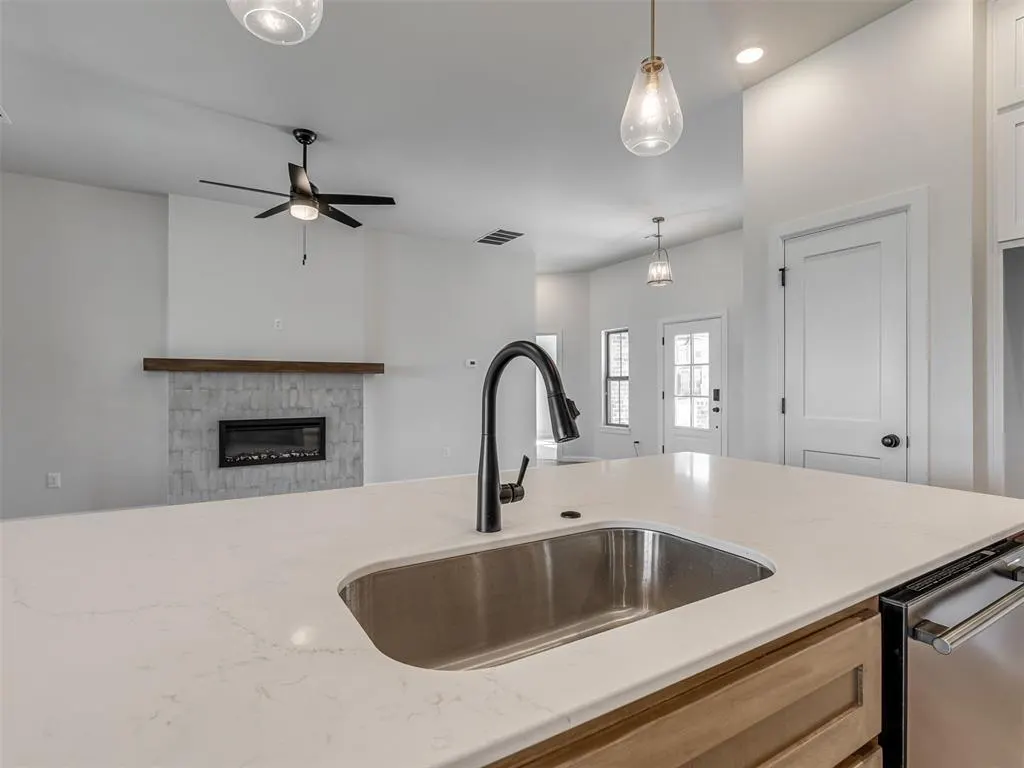Photo 7 — 4913 Misty Wood Lane, Mustang, OK 73064