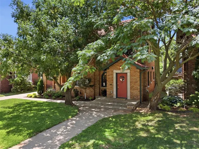 Photo 2 — 706 NE 19th Street, Oklahoma City, OK 73105