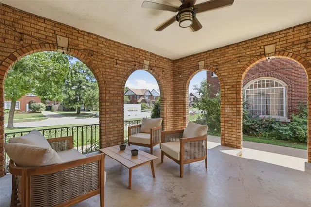 Photo 6 — 706 NE 19th Street, Oklahoma City, OK 73105