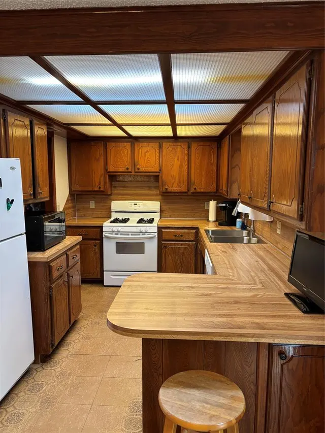 Photo 3 — 1505 SE 9th Street, Moore, OK 73160