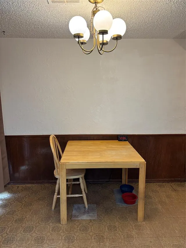 Photo 5 — 1505 SE 9th Street, Moore, OK 73160