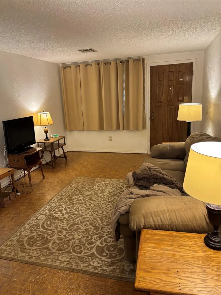 Photo 6 — 1505 SE 9th Street, Moore, OK 73160