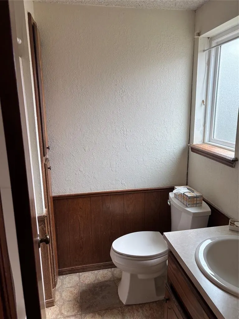 Photo 9 — 1505 SE 9th Street, Moore, OK 73160