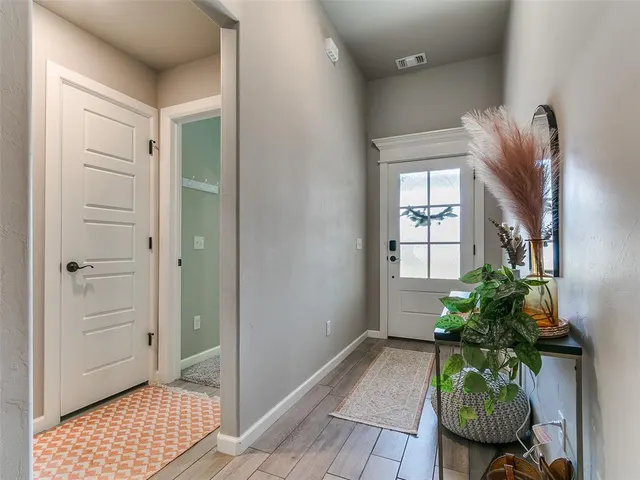 Photo 2 — 3912 Palmetto Trail, Oklahoma City, OK 73179