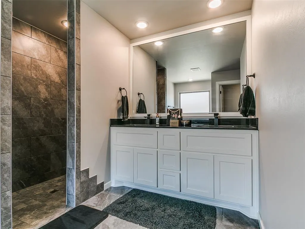 Photo 13 — 3912 Palmetto Trail, Oklahoma City, OK 73179