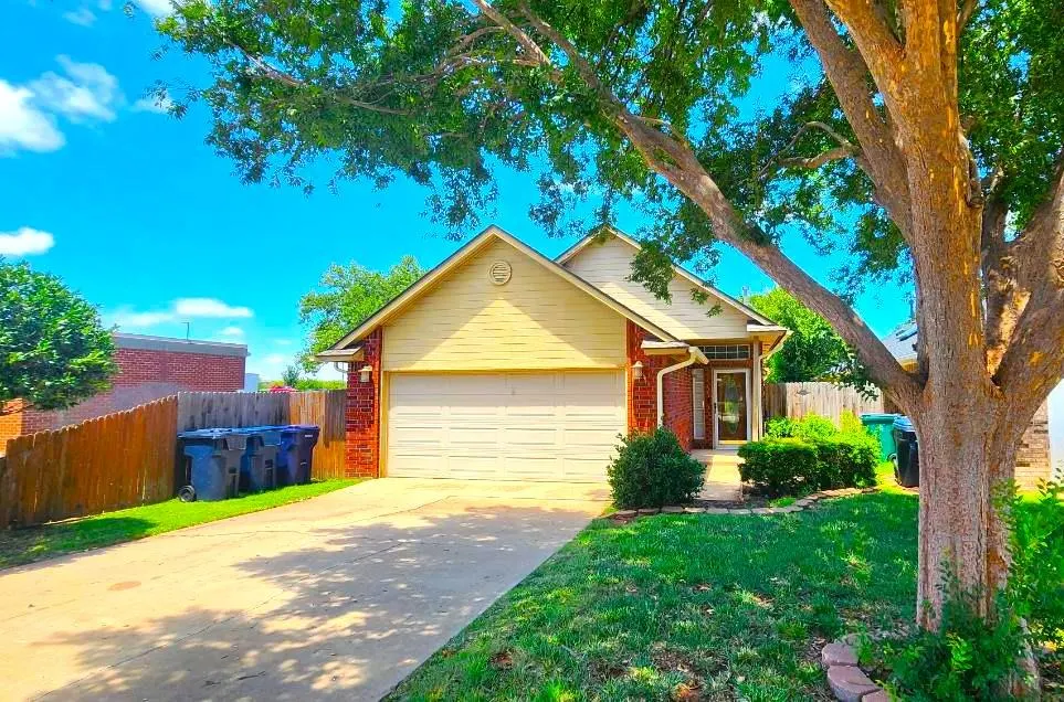 Front exterior — 13821 Pawnee Drive, Edmond, OK 73013