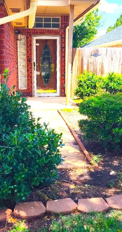 Photo 3 — 13821 Pawnee Drive, Edmond, OK 73013