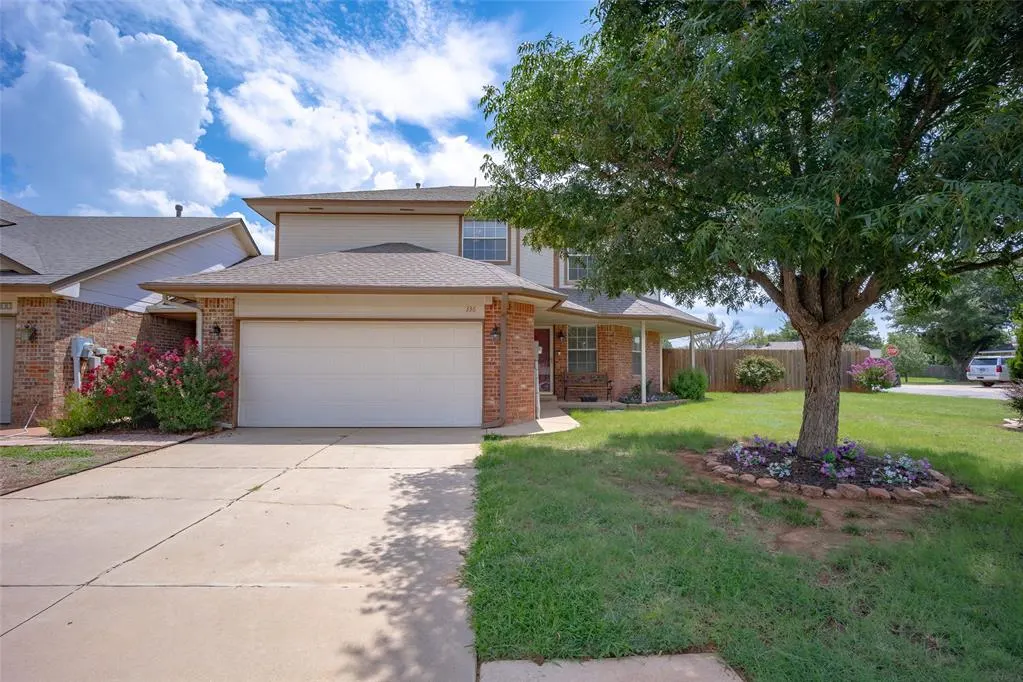 Front exterior — 336 Lariat Circle, Edmond, OK 73003