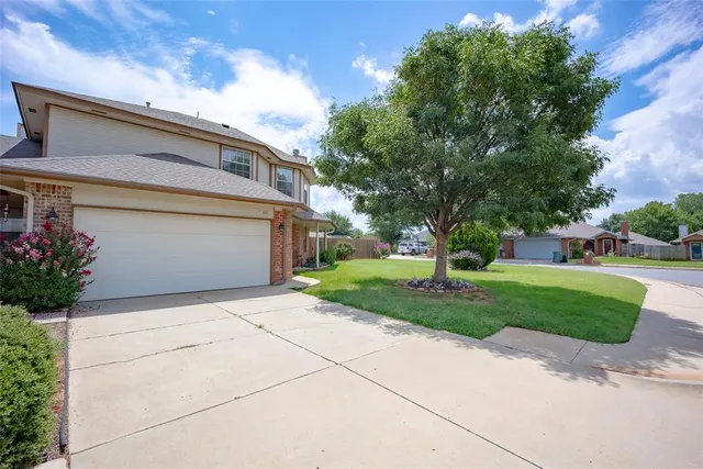 Photo 3 — 336 Lariat Circle, Edmond, OK 73003