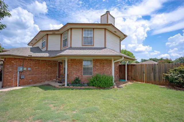 Photo 5 — 336 Lariat Circle, Edmond, OK 73003
