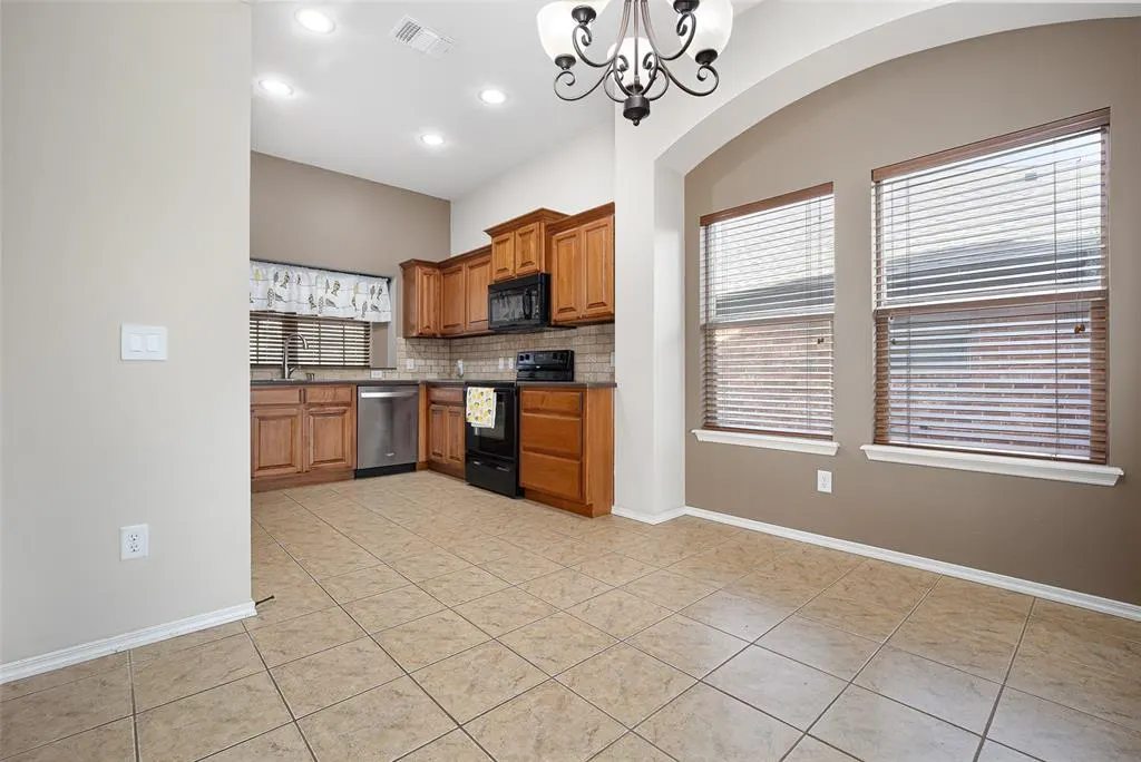 Photo 4 — 2640 NW 183rd Street, Edmond, OK 73012