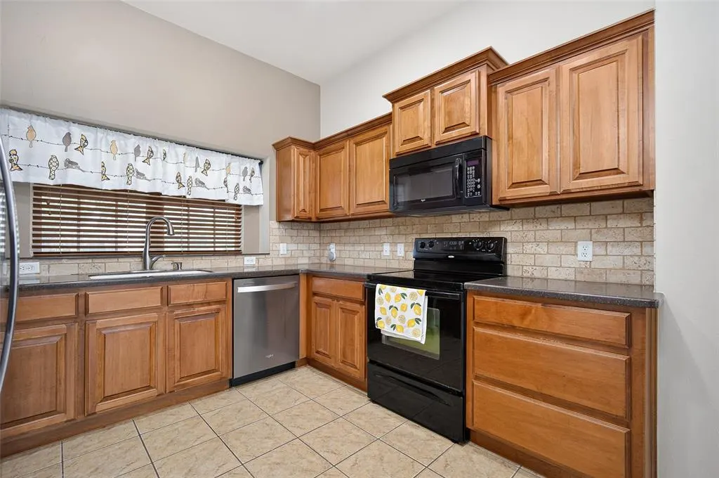 Photo 5 — 2640 NW 183rd Street, Edmond, OK 73012