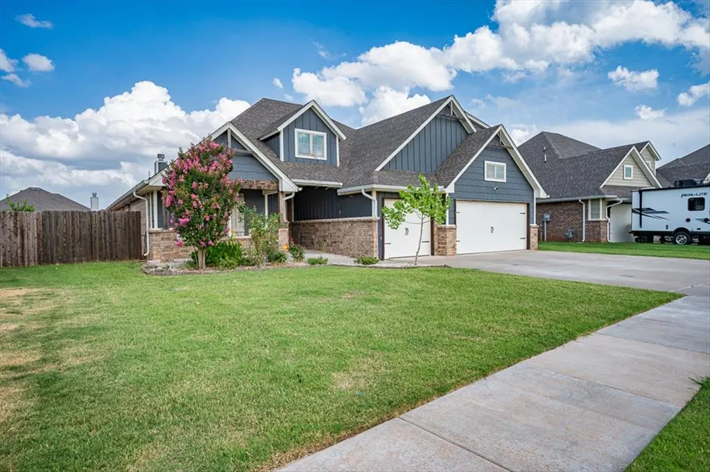 Photo 2 — 628 Red River Drive, Yukon, OK 73099