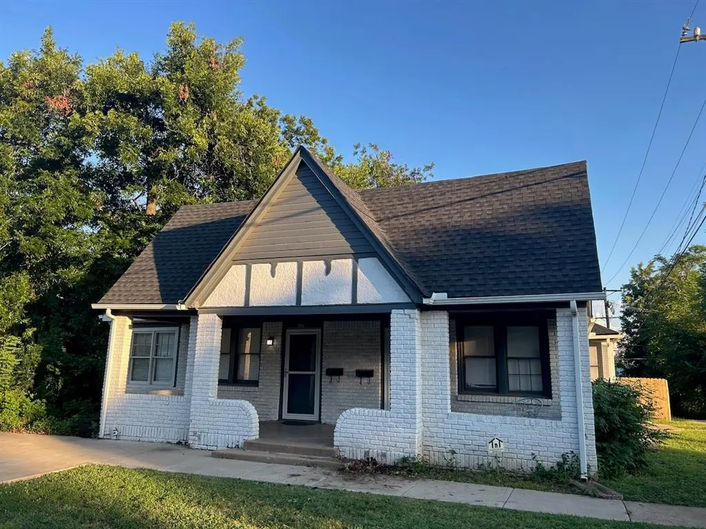 Photo 2 — 726 NW 25th Street, Oklahoma City, OK 73103