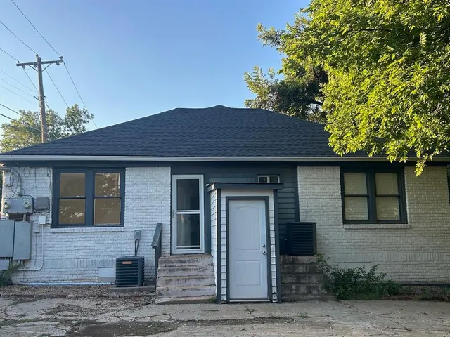 Photo 6 — 726 NW 25th Street, Oklahoma City, OK 73103