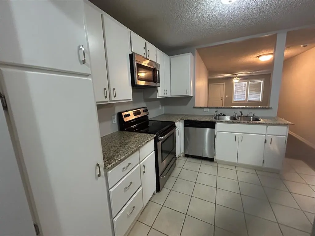 Photo 8 — 726 NW 25th Street, Oklahoma City, OK 73103
