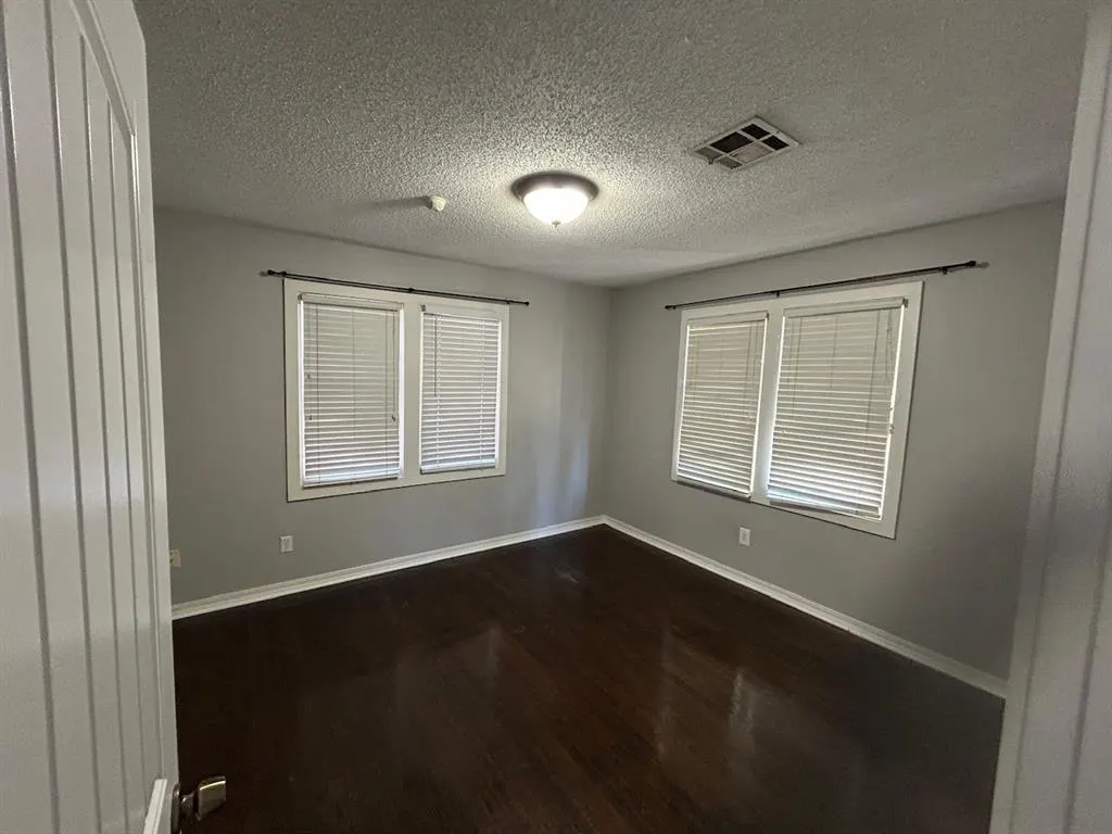 Photo 9 — 726 NW 25th Street, Oklahoma City, OK 73103