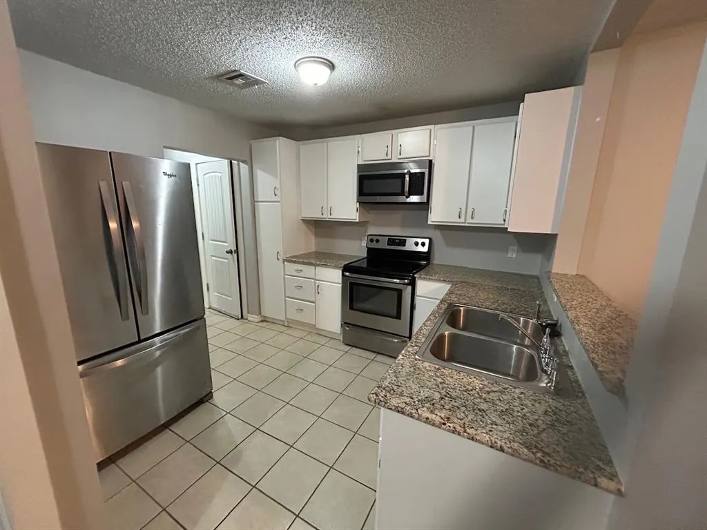 Photo 11 — 726 NW 25th Street, Oklahoma City, OK 73103