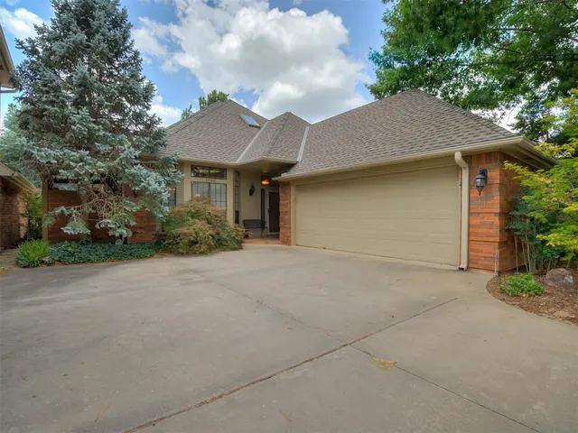 Photo 2 — 1032 Riviera Drive, Norman, OK 73072