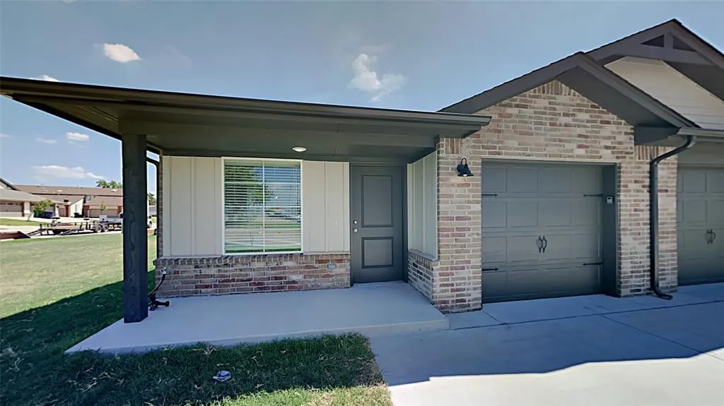 Photo 2 — 11211 Northstar Lane, Oklahoma City, OK 73114