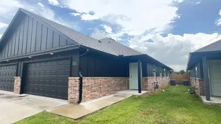 Sold home at 11511 University Drive
