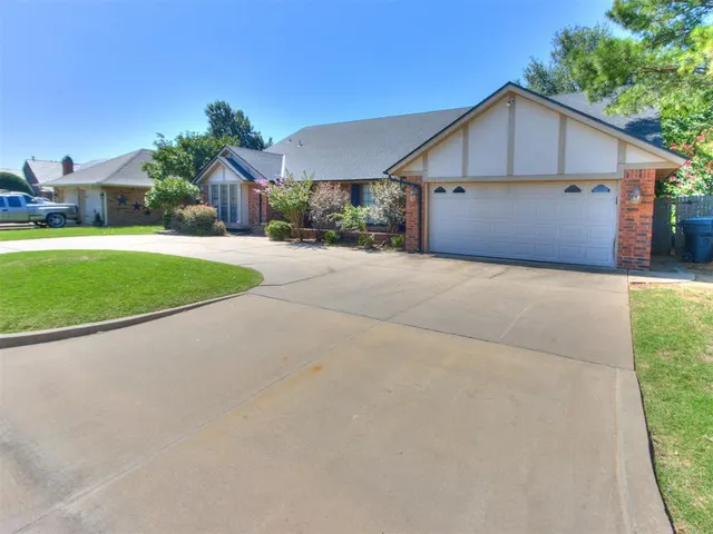 Photo 2 — 2716 SW 110th Street, Oklahoma City, OK 73170